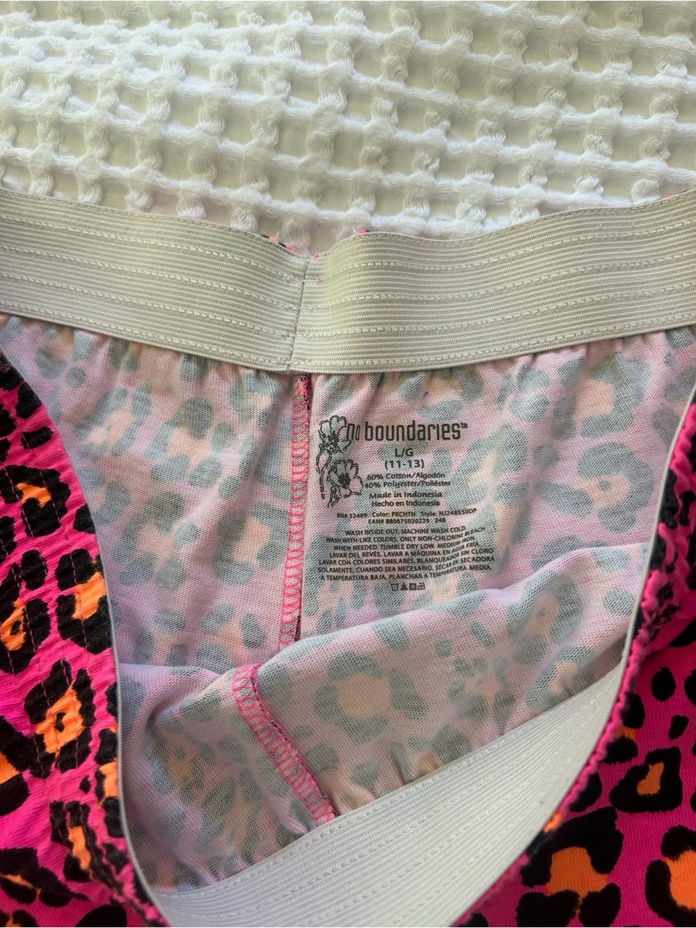 Women’s Sz L No Boundaries Hot Pink and Orange Leopard Print Athletic Shorts - Picture 3 of 3
